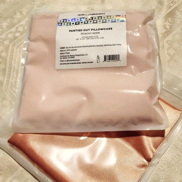 NEW! REFRESHMENTS Partied Out Pillowcase Duo in Peachy Keen in Standard Size - Picture 2 of 5